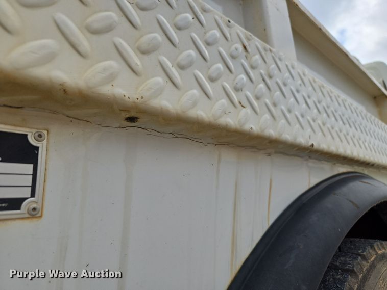 image for item EC3457 2018 International 4300 utility / service truck