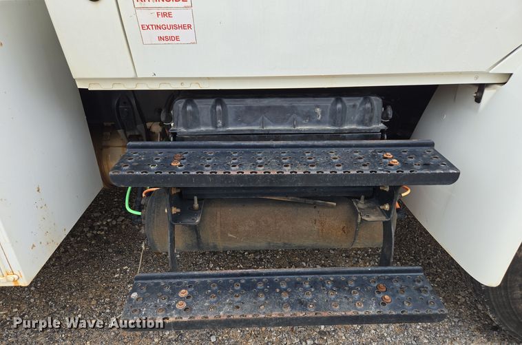 image for item EC3457 2018 International 4300 utility / service truck