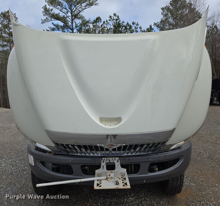 image for item EC3457 2018 International 4300 utility / service truck