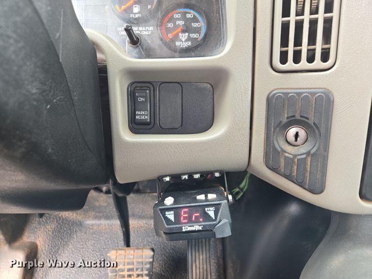 image for item EC3457 2018 International 4300 utility / service truck