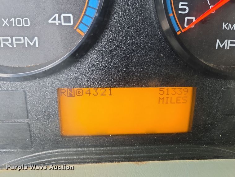 image for item EC3457 2018 International 4300 utility / service truck