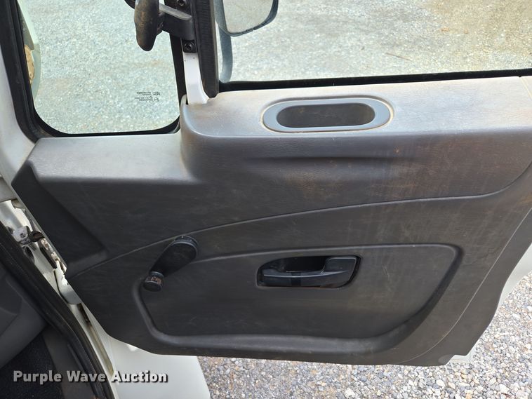 image for item EC3457 2018 International 4300 utility / service truck