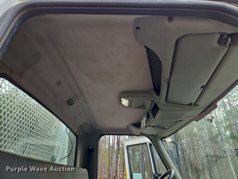 image for item EC3457 2018 International 4300 utility / service truck