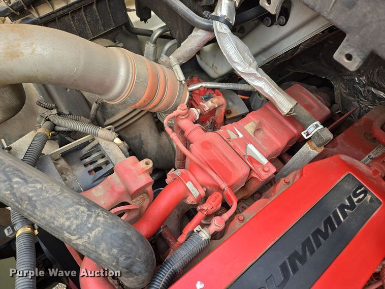 image for item EC3457 2018 International 4300 utility / service truck