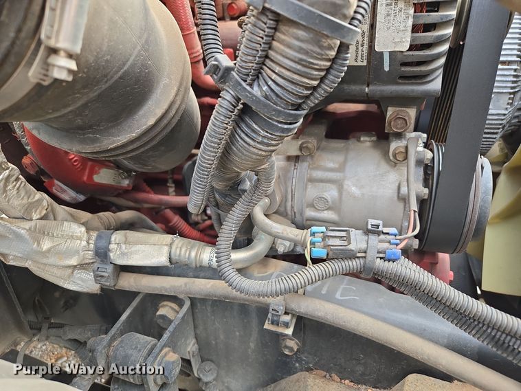 image for item EC3457 2018 International 4300 utility / service truck