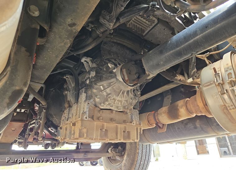 image for item EC3457 2018 International 4300 utility / service truck