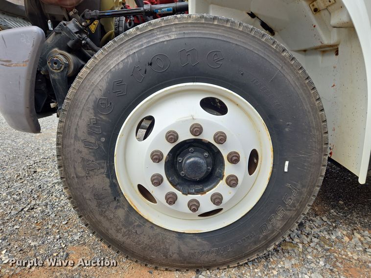 image for item EC3457 2018 International 4300 utility / service truck