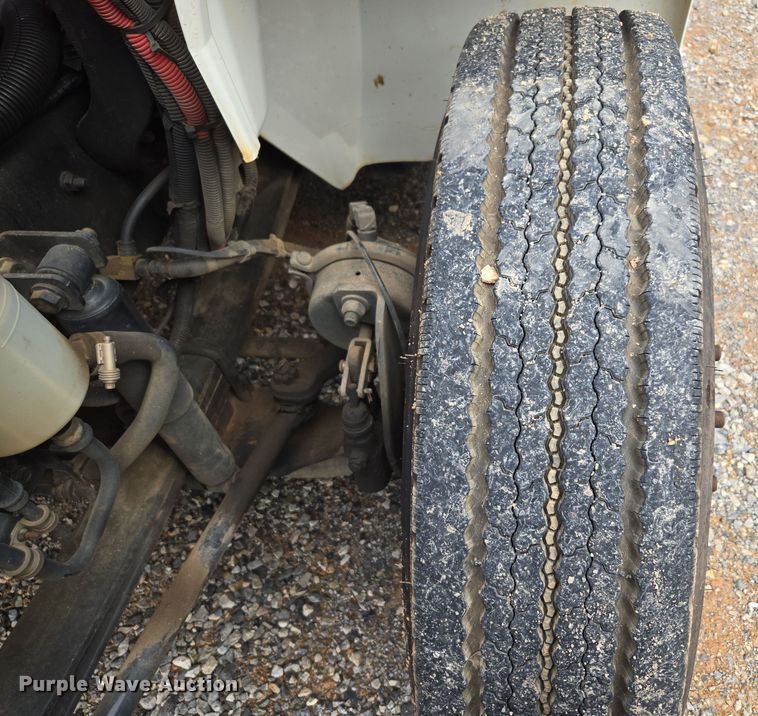 image for item EC3457 2018 International 4300 utility / service truck