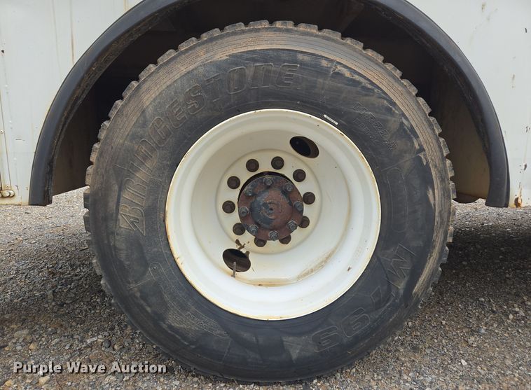 image for item EC3457 2018 International 4300 utility / service truck