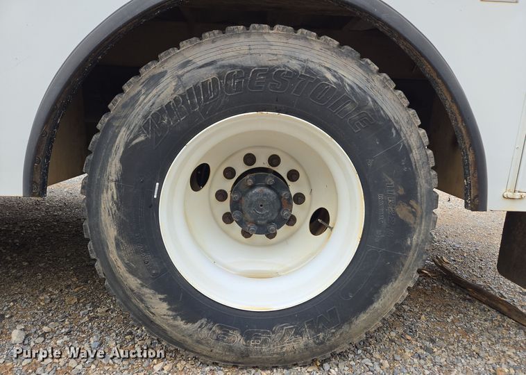 image for item EC3457 2018 International 4300 utility / service truck