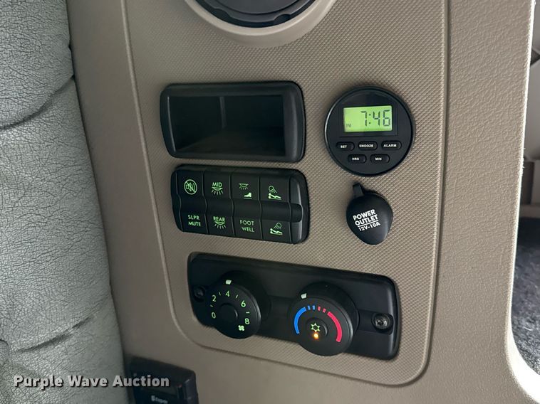 image for item ED5486 2017 Freightliner Cascadia semi truck