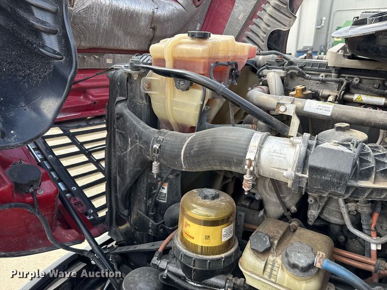 image for item ED5486 2017 Freightliner Cascadia semi truck