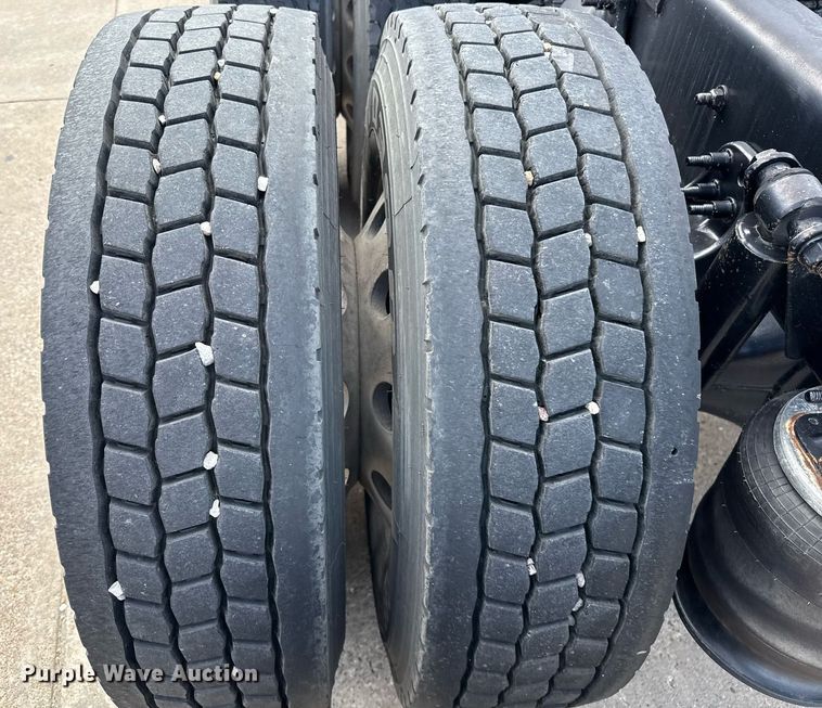 image for item ED5486 2017 Freightliner Cascadia semi truck