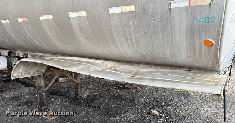 image for item ED5499 1974 Trailmobile F14S4CC1 tank trailer