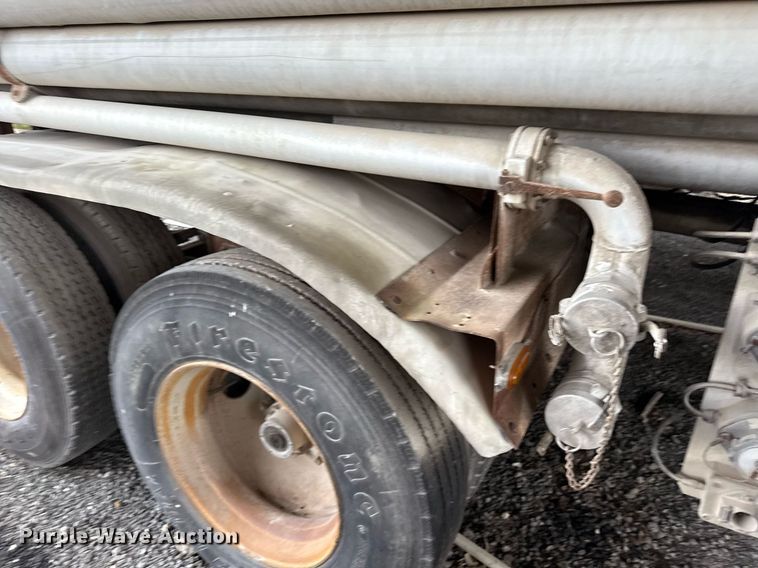 image for item ED5499 1974 Trailmobile F14S4CC1 tank trailer