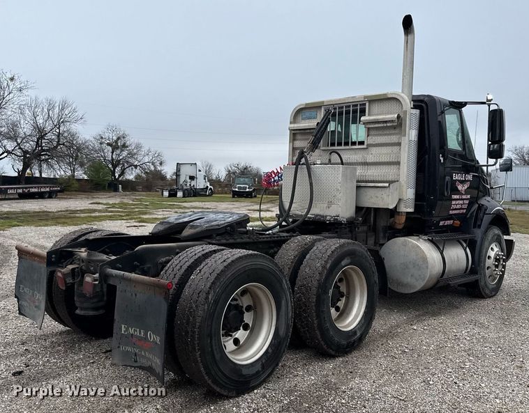 image for item ED5501 2006 International 8600 semi truck