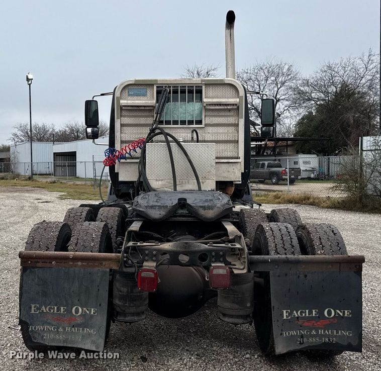 image for item ED5501 2006 International 8600 semi truck