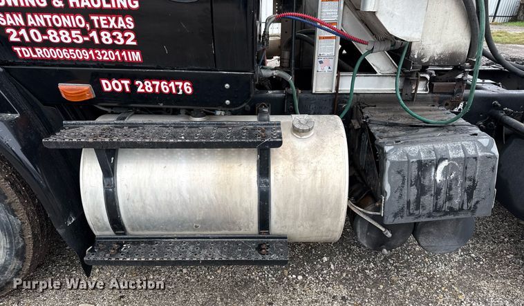 image for item ED5501 2006 International 8600 semi truck