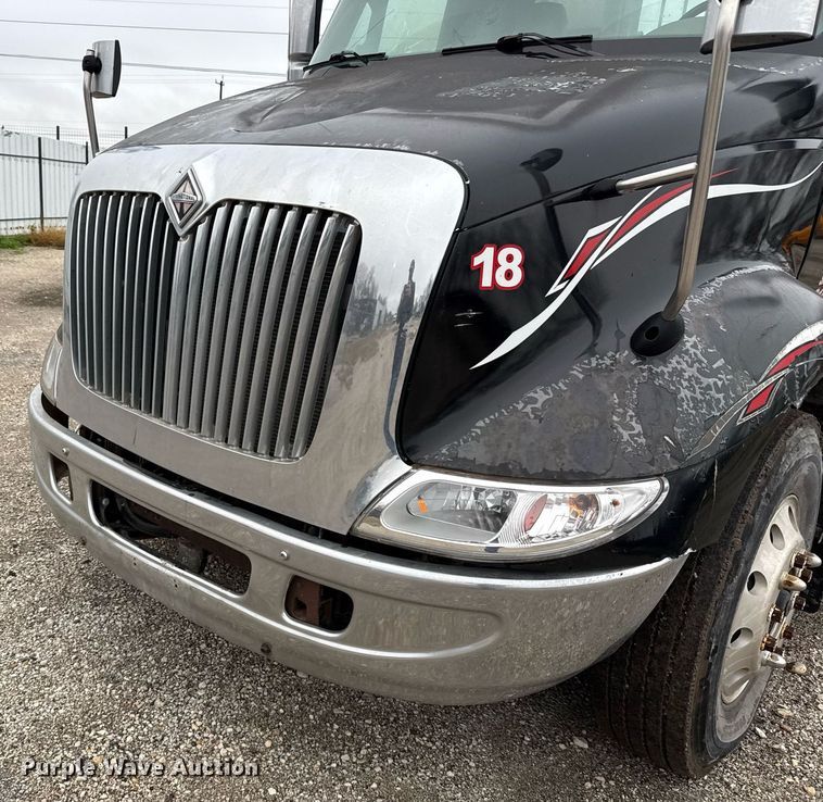 image for item ED5501 2006 International 8600 semi truck