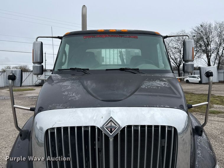 image for item ED5501 2006 International 8600 semi truck