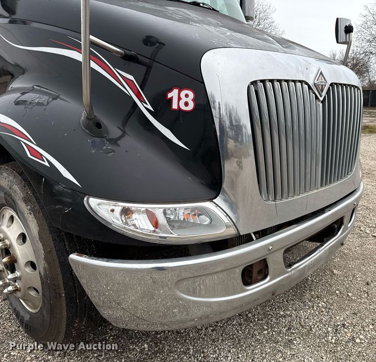 image for item ED5501 2006 International 8600 semi truck