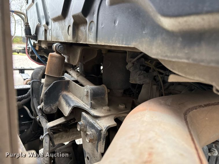 image for item ED5501 2006 International 8600 semi truck