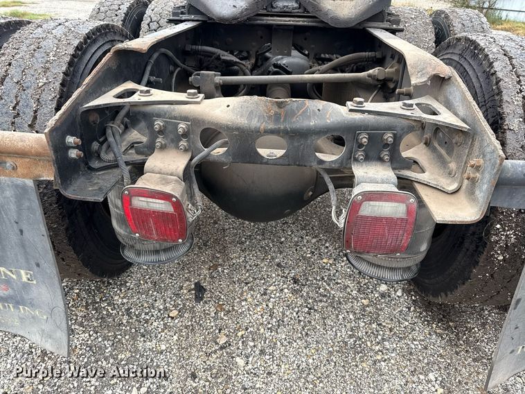 image for item ED5501 2006 International 8600 semi truck