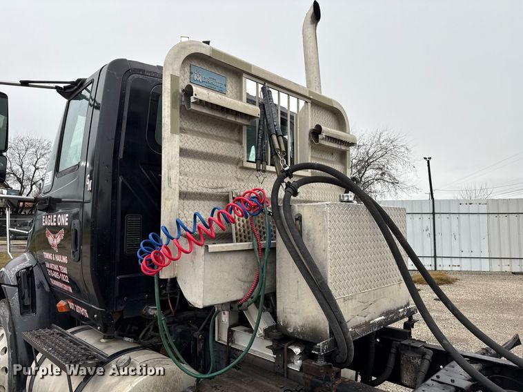 image for item ED5501 2006 International 8600 semi truck