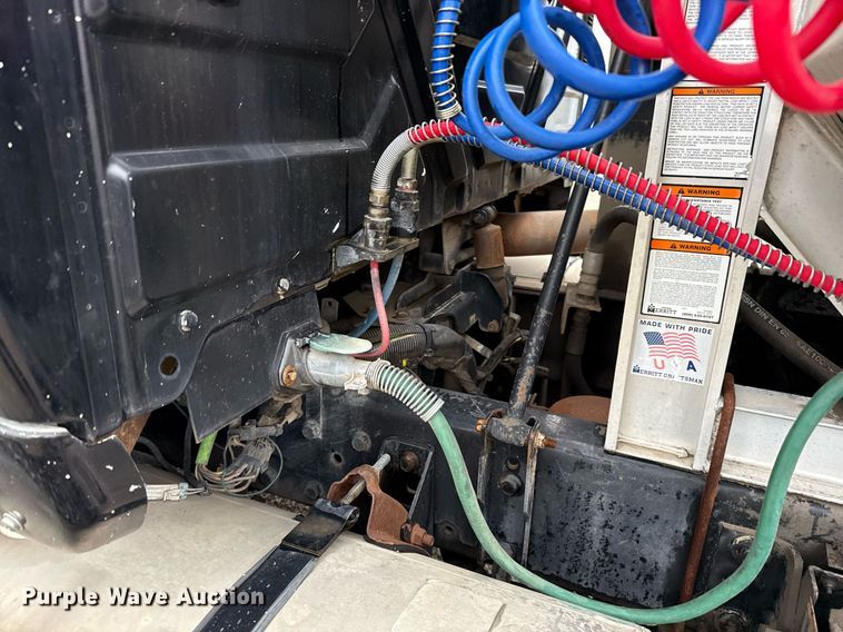 image for item ED5501 2006 International 8600 semi truck