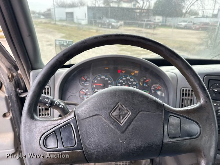 image for item ED5501 2006 International 8600 semi truck