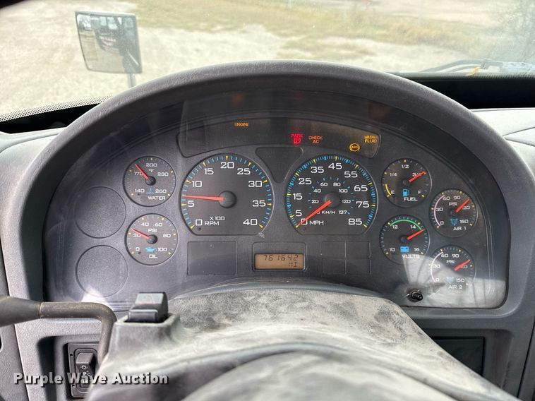 image for item ED5501 2006 International 8600 semi truck