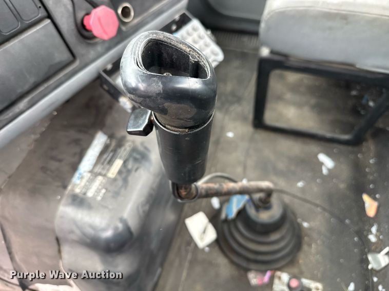 image for item ED5501 2006 International 8600 semi truck