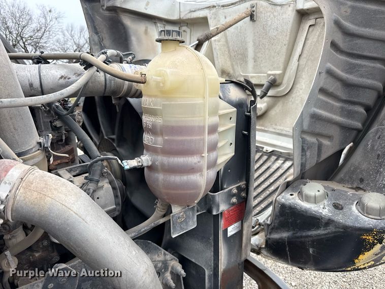 image for item ED5501 2006 International 8600 semi truck