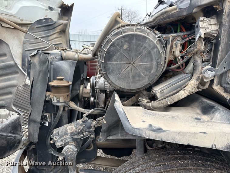 image for item ED5501 2006 International 8600 semi truck