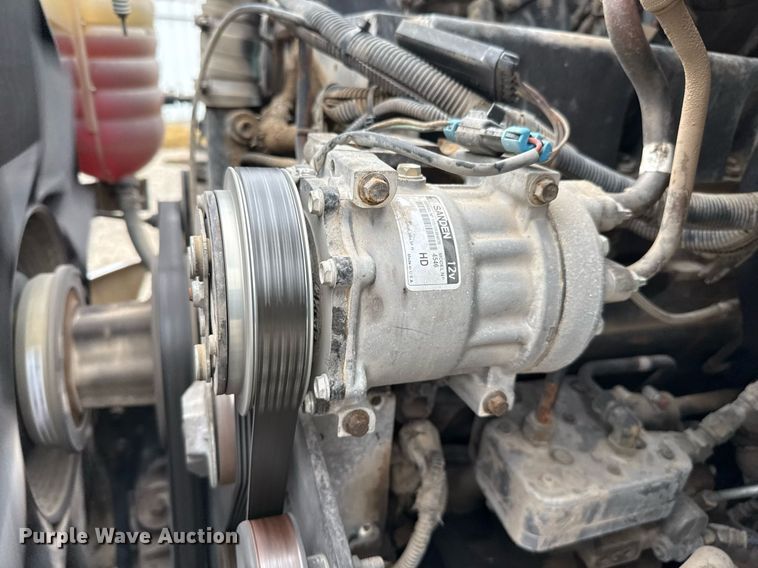 image for item ED5501 2006 International 8600 semi truck