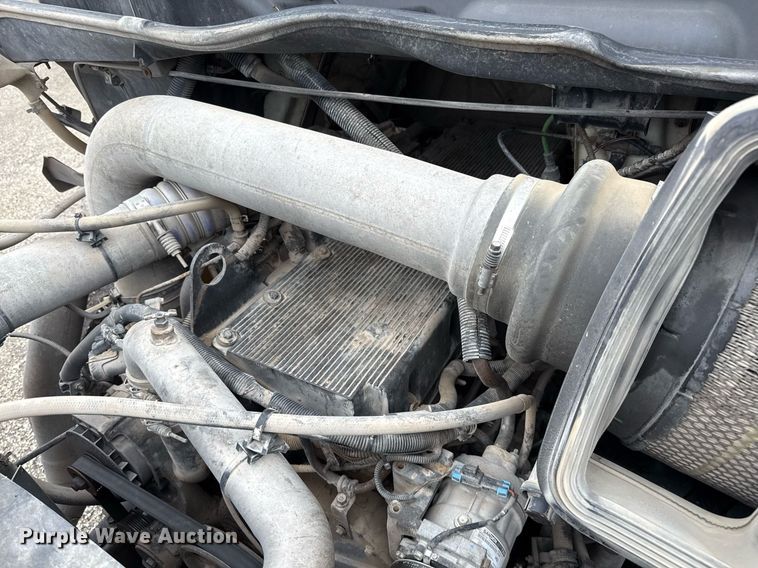 image for item ED5501 2006 International 8600 semi truck