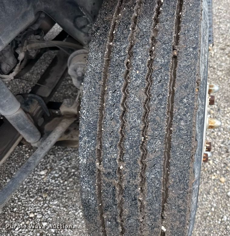 image for item ED5501 2006 International 8600 semi truck