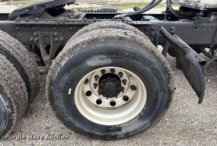 image for item ED5501 2006 International 8600 semi truck