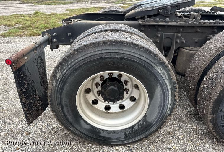 image for item ED5501 2006 International 8600 semi truck