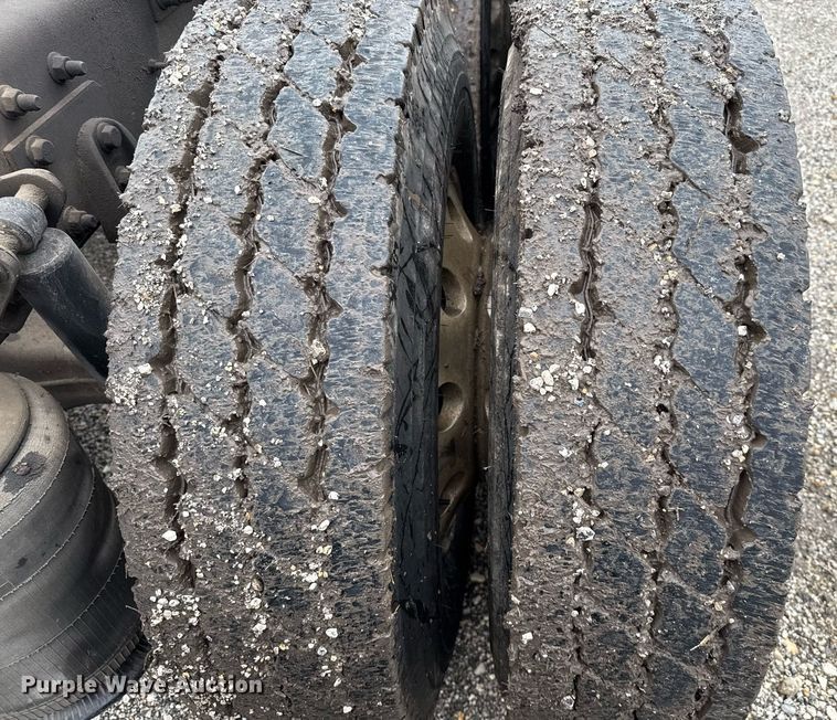 image for item ED5501 2006 International 8600 semi truck