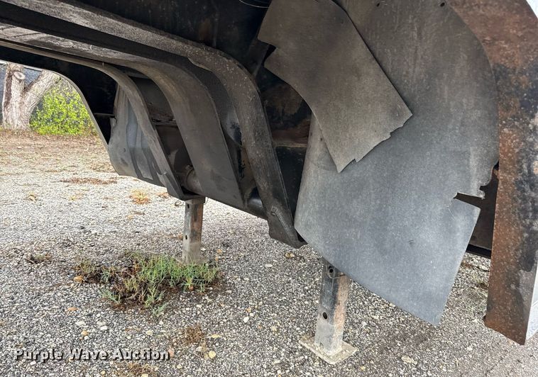 image for item ED5502 1999 Landoll tilt deck equipment trailer