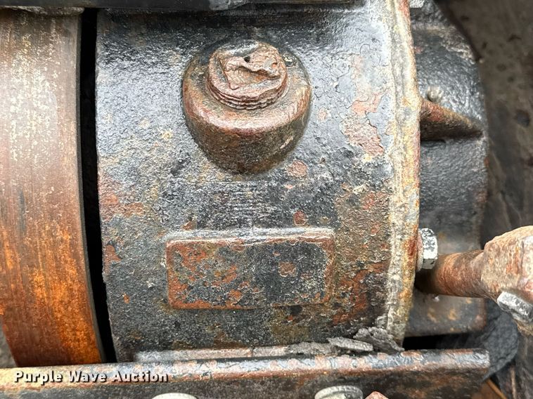 image for item ED5502 1999 Landoll tilt deck equipment trailer