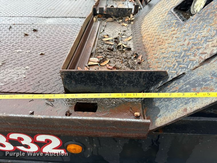 image for item ED5502 1999 Landoll tilt deck equipment trailer