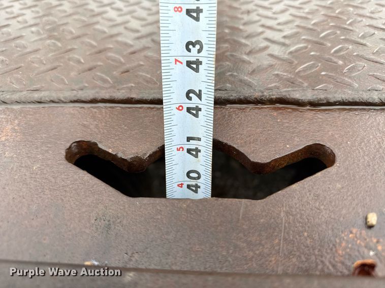 image for item ED5502 1999 Landoll tilt deck equipment trailer