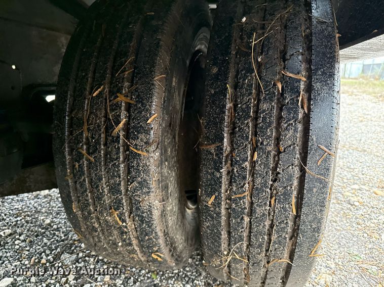 image for item ED5502 1999 Landoll tilt deck equipment trailer