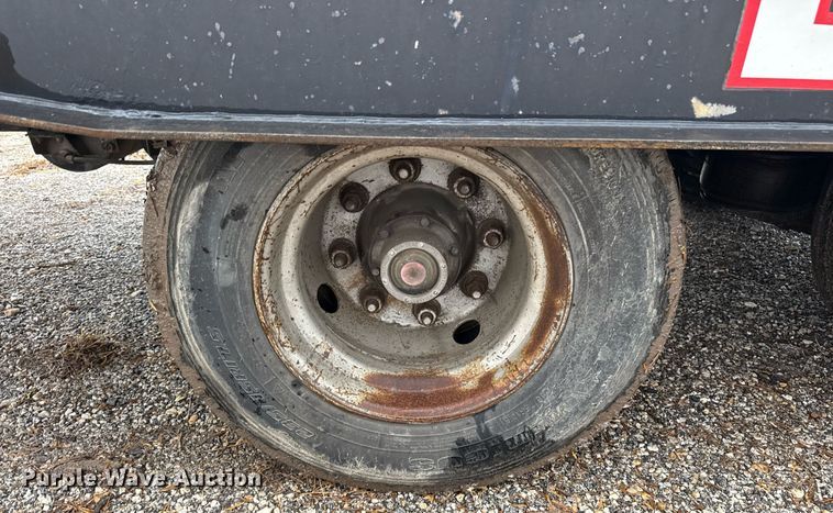 image for item ED5502 1999 Landoll tilt deck equipment trailer