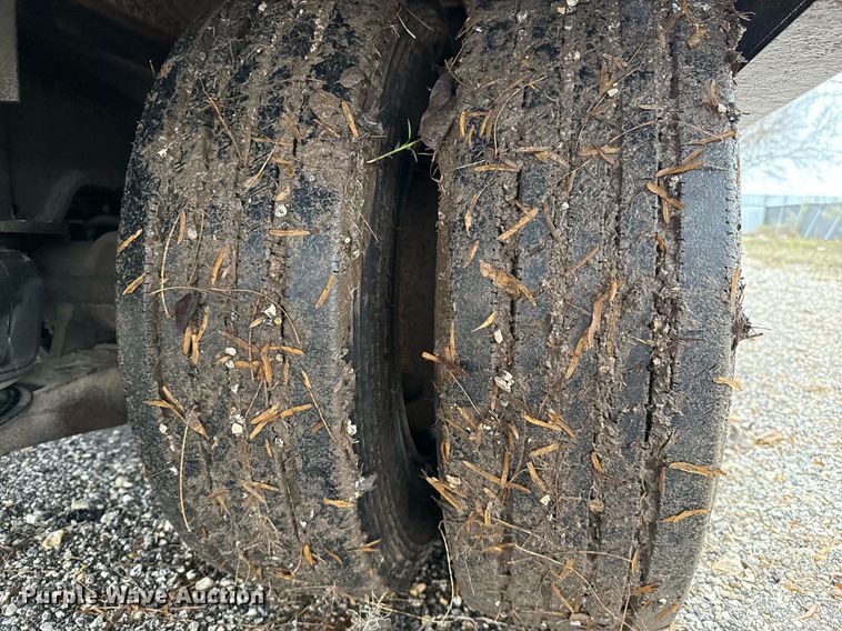 image for item ED5502 1999 Landoll tilt deck equipment trailer