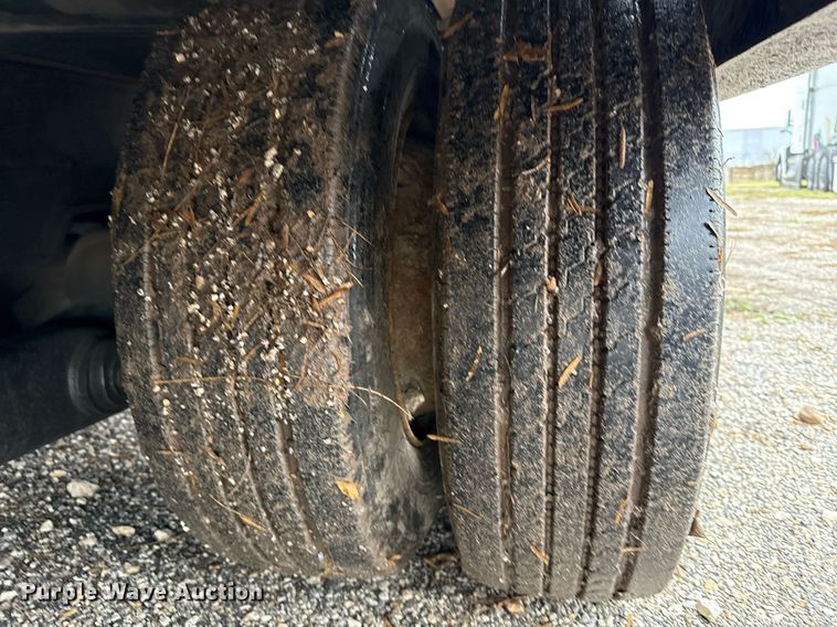 image for item ED5502 1999 Landoll tilt deck equipment trailer