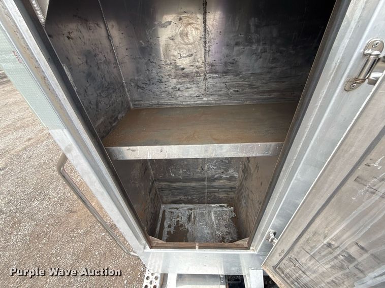 image for item EG2446 2019 Kenworth W900 semi truck