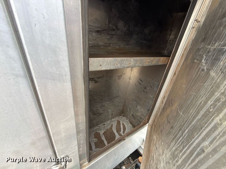 image for item EG2446 2019 Kenworth W900 semi truck